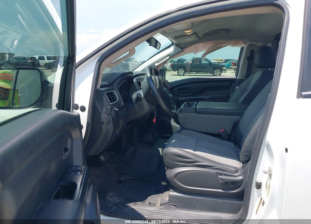2017 NISSAN TITAN VIN: 1N6AA1R70HN552147