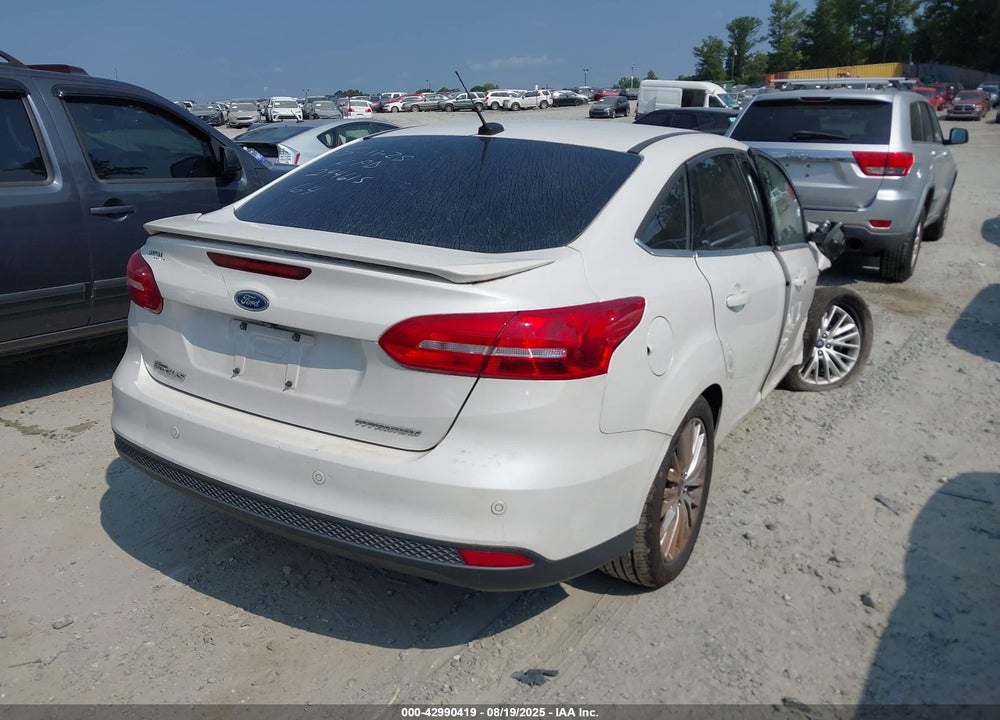 2018 FORD FOCUS VIN: 1FADP3J27JL294615