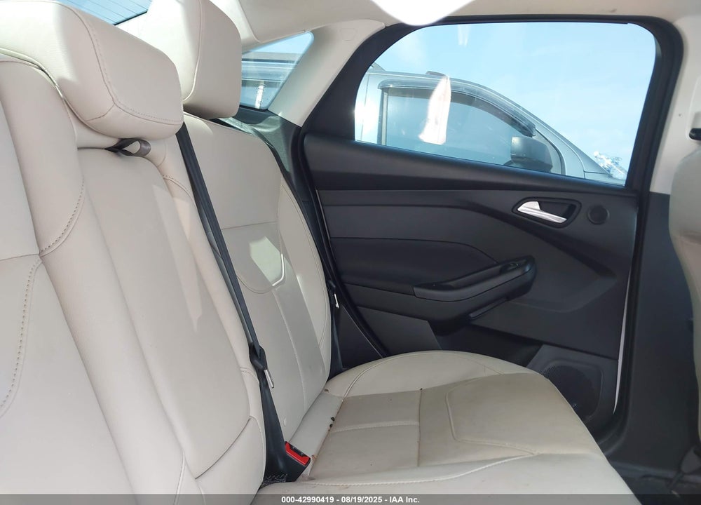 2018 FORD FOCUS VIN: 1FADP3J27JL294615