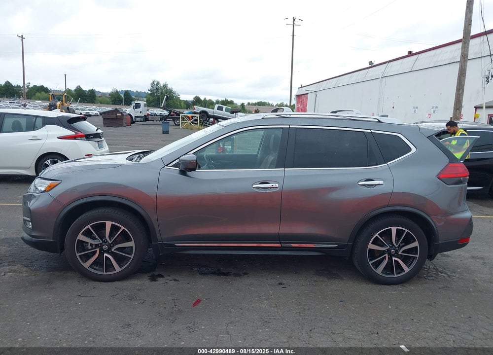2017 NISSAN ROGUE VIN: JN8AT2MV2HW285696
