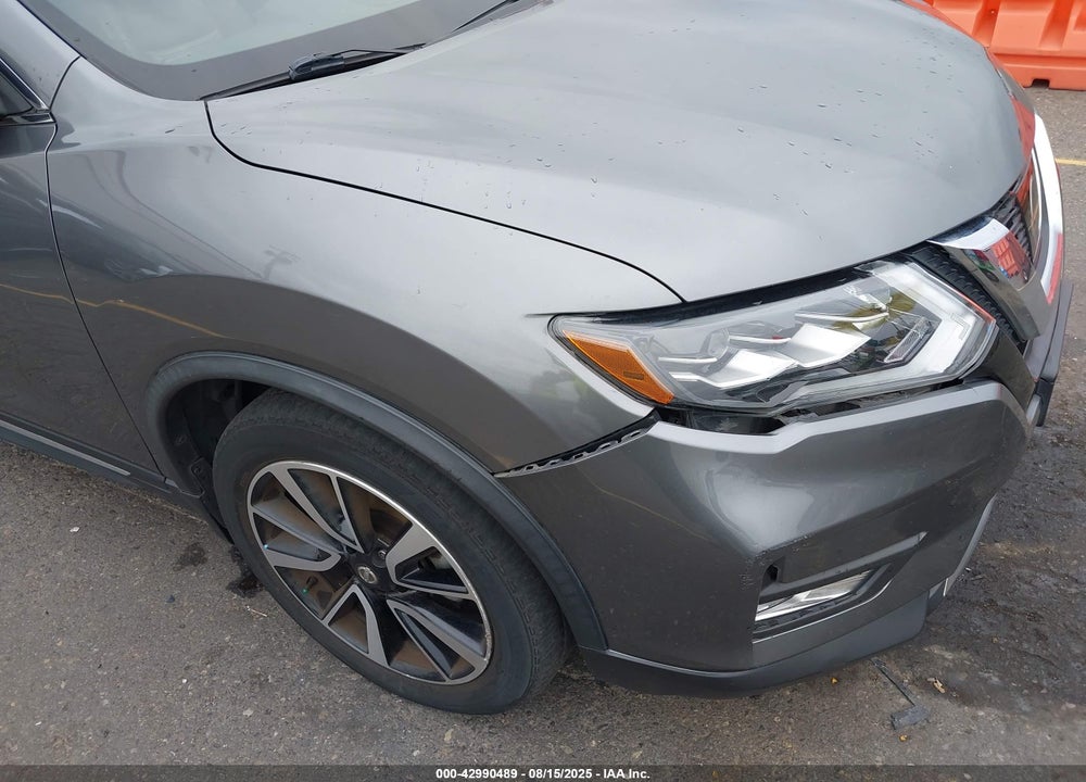 2017 NISSAN ROGUE VIN: JN8AT2MV2HW285696