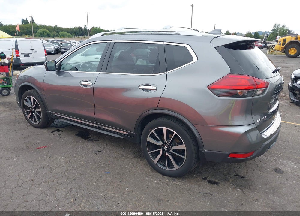 2017 NISSAN ROGUE VIN: JN8AT2MV2HW285696