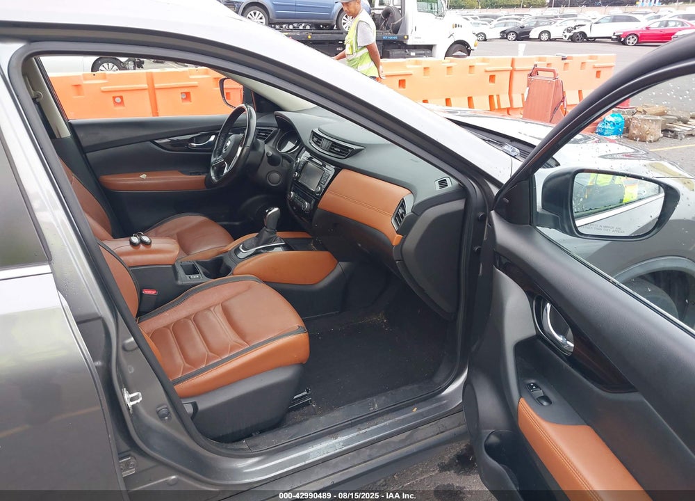 2017 NISSAN ROGUE VIN: JN8AT2MV2HW285696