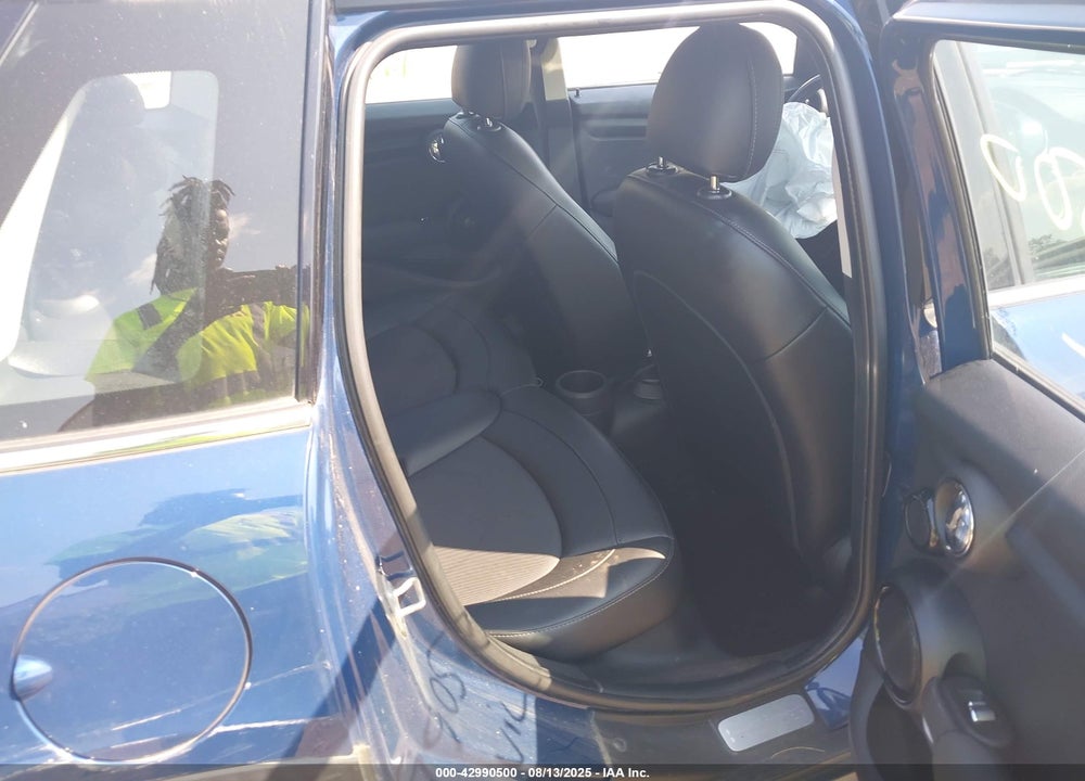 2017 MINI HARDTOP VIN: WMWXU1C55H2E17811