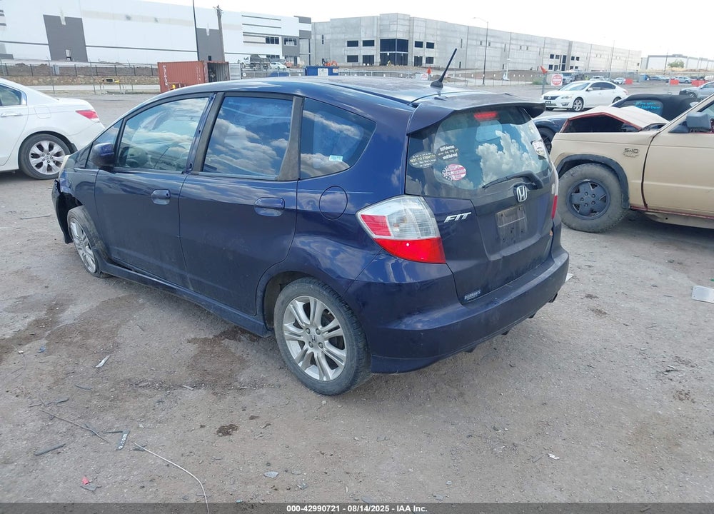 2009 HONDA FIT VIN: JHMGE884X9S033240