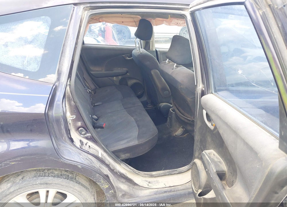 2009 HONDA FIT VIN: JHMGE884X9S033240