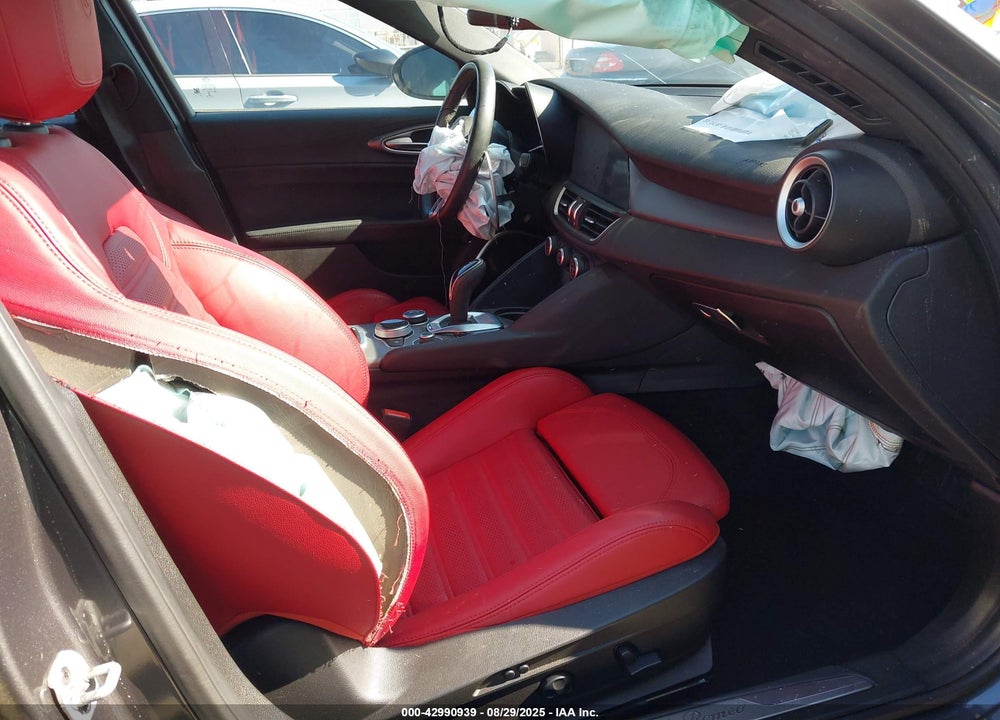 2022 ALFA ROMEO GIULIA VELOCE TI RWD VIN: ZARFAMBN2N7660391