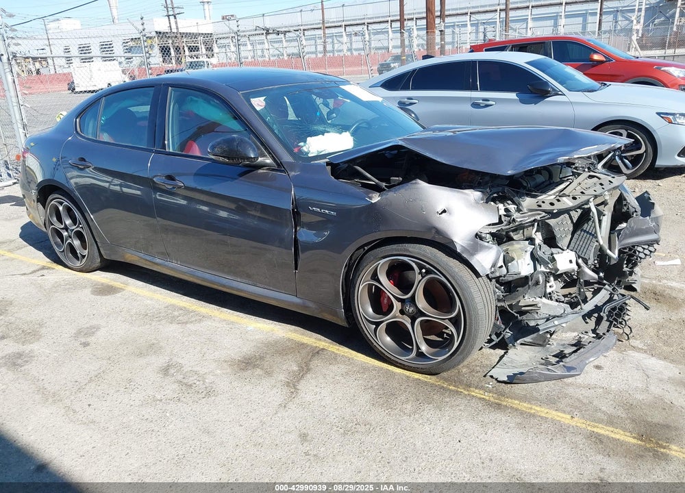 2022 ALFA ROMEO GIULIA VELOCE TI RWD VIN: ZARFAMBN2N7660391