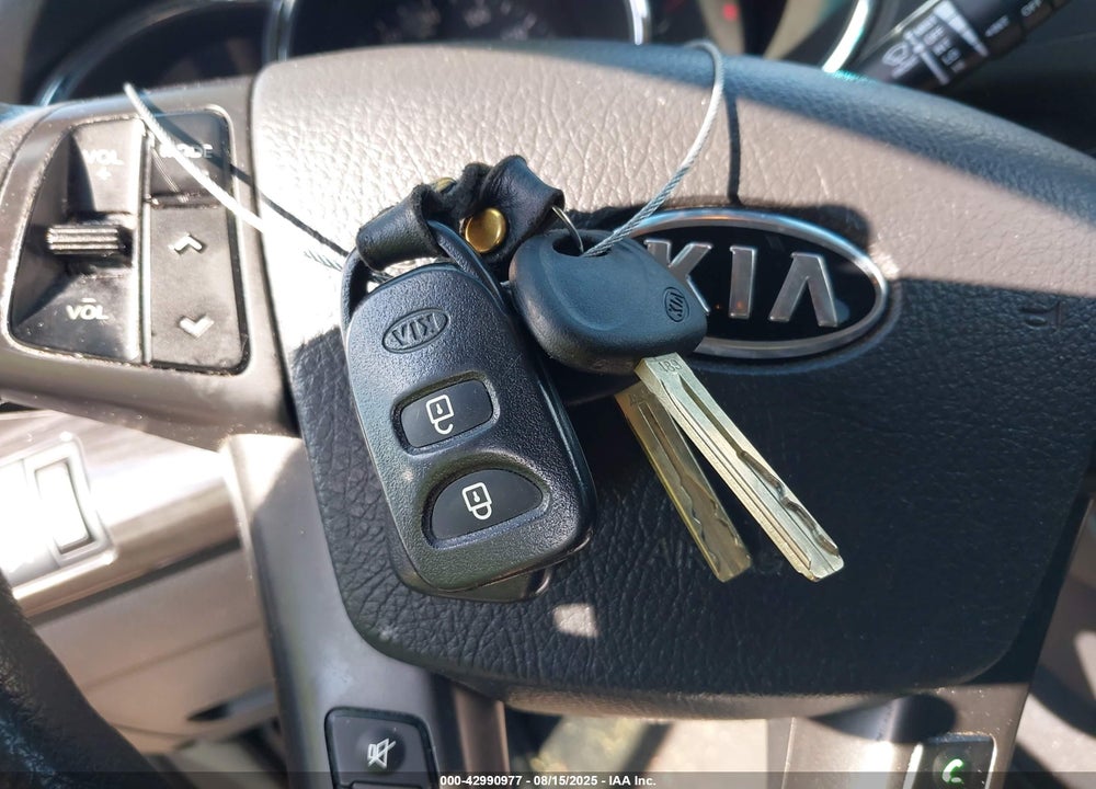 2013 KIA SORENTO LX VIN: 5XYKT3A13DG399561