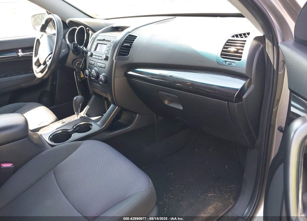 2013 KIA SORENTO LX VIN: 5XYKT3A13DG399561