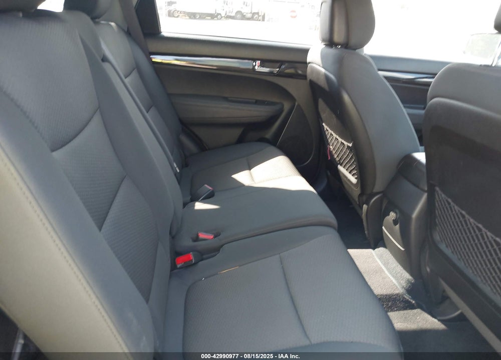2013 KIA SORENTO LX VIN: 5XYKT3A13DG399561