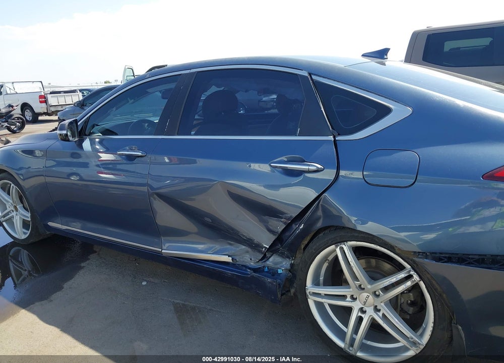 2015 HYUNDAI GENESIS VIN: KMHGN4JE9FU084009