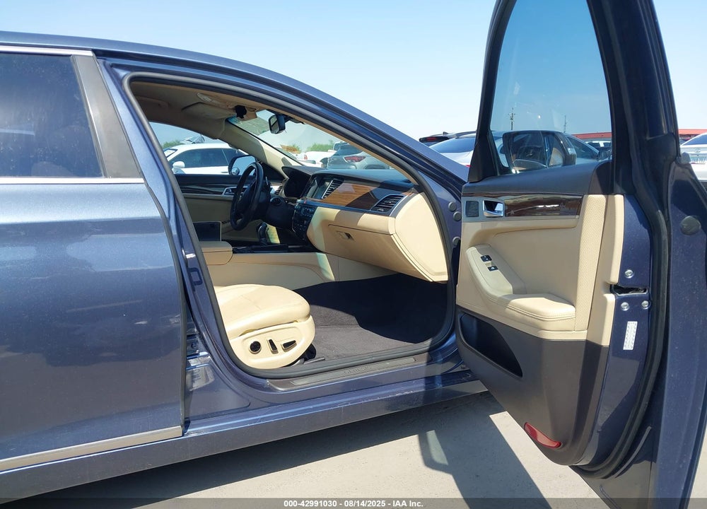 2015 HYUNDAI GENESIS VIN: KMHGN4JE9FU084009