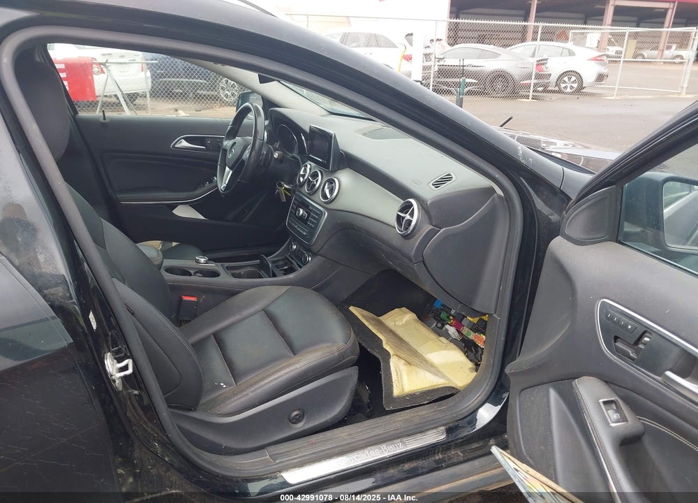 2015 MERCEDES-BENZ GLA-CLASS VIN: WDCTG4GB5FJ038683