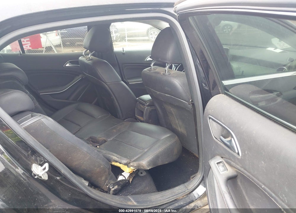 2015 MERCEDES-BENZ GLA-CLASS VIN: WDCTG4GB5FJ038683