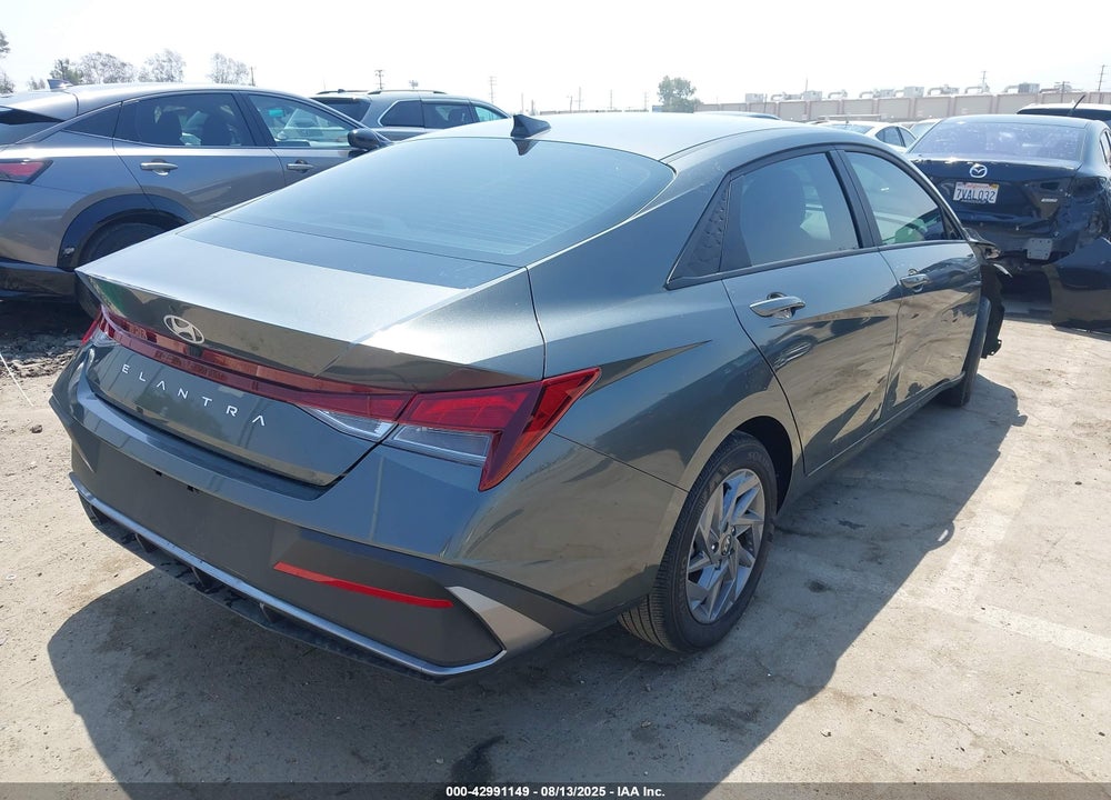 2024 HYUNDAI ELANTRA VIN: KMHLM4DG7RU841993