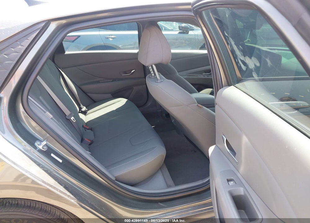2024 HYUNDAI ELANTRA VIN: KMHLM4DG7RU841993
