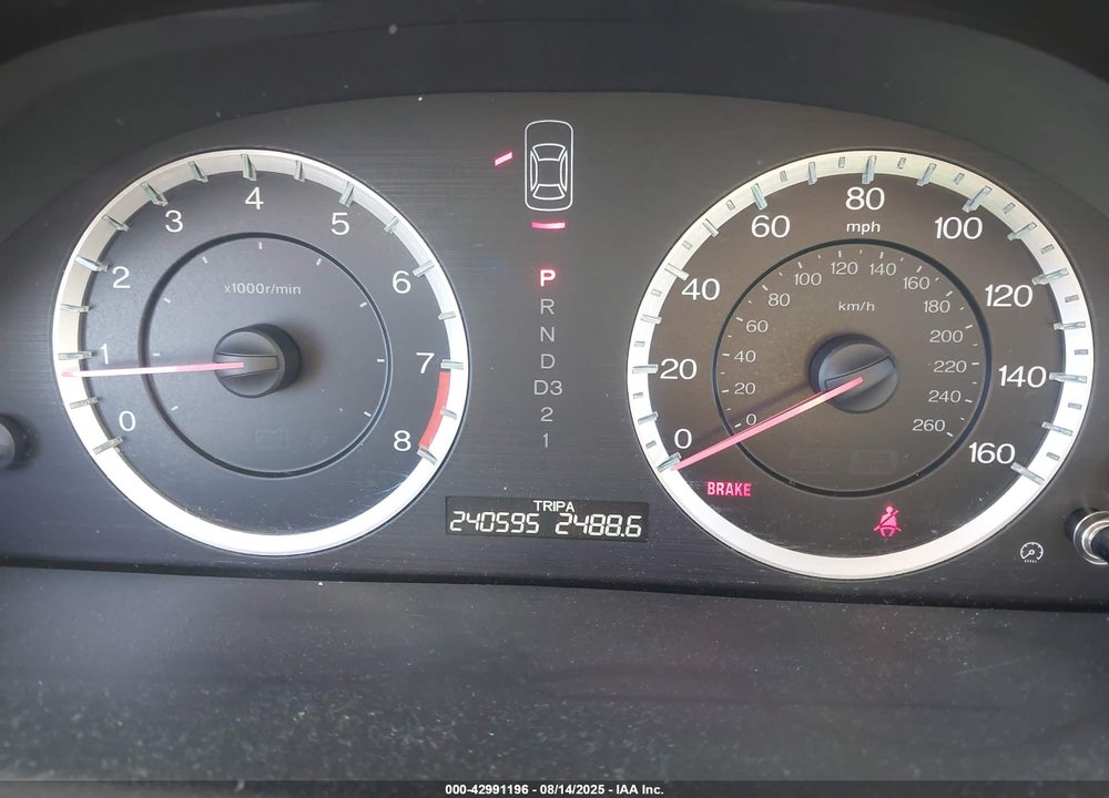 2011 HONDA ACCORD VIN: 1HGCP2F82BA077694