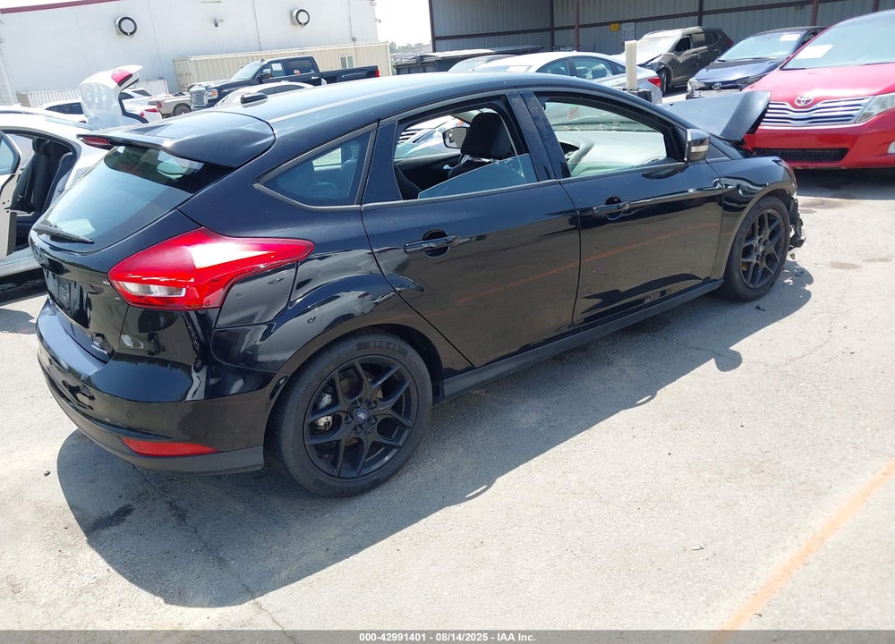 2016 FORD FOCUS SE VIN: 1FADP3K27GL311369