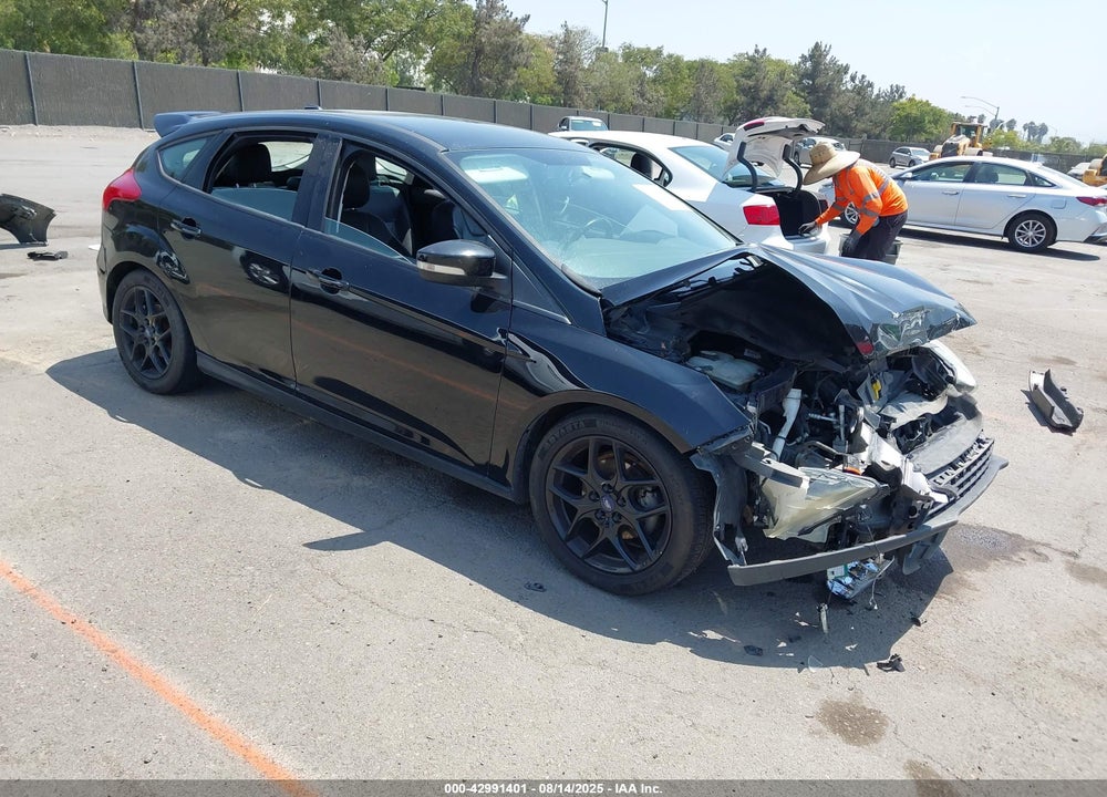 2016 FORD FOCUS SE VIN: 1FADP3K27GL311369