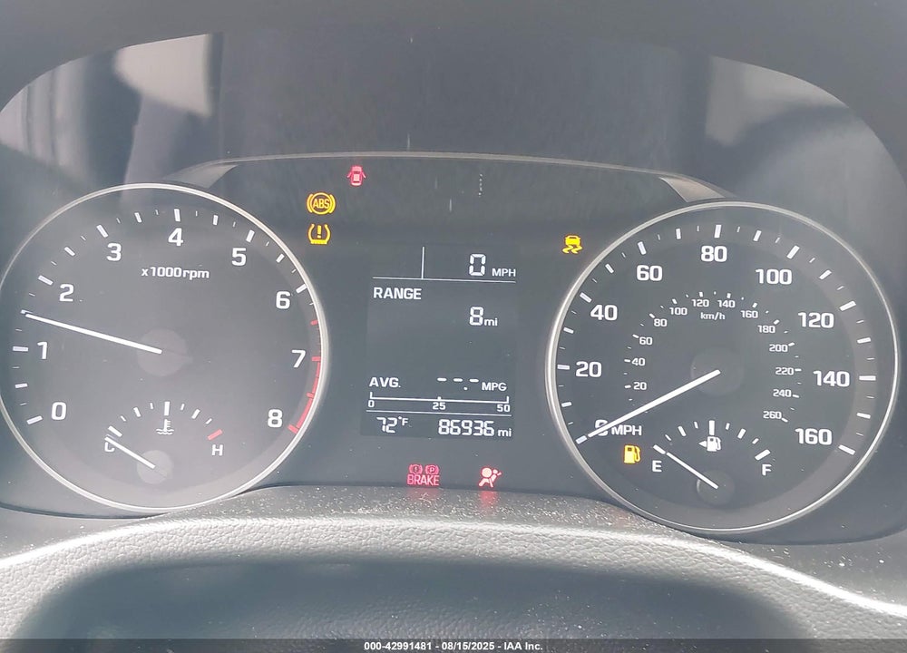 2017 HYUNDAI ELANTRA VIN: 5NPD74LF3HH070160