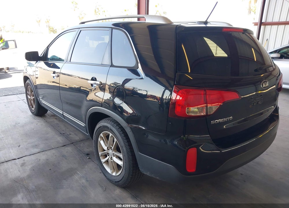 2014 KIA SORENTO LX VIN: 5XYKTCA65EG523374