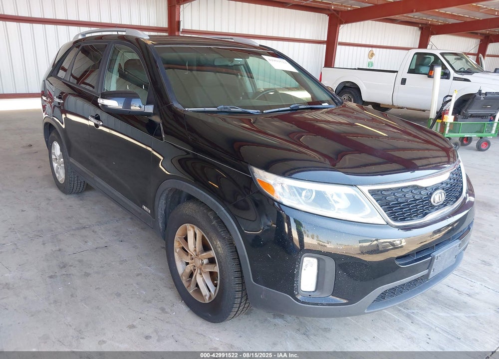 2014 KIA SORENTO LX VIN: 5XYKTCA65EG523374