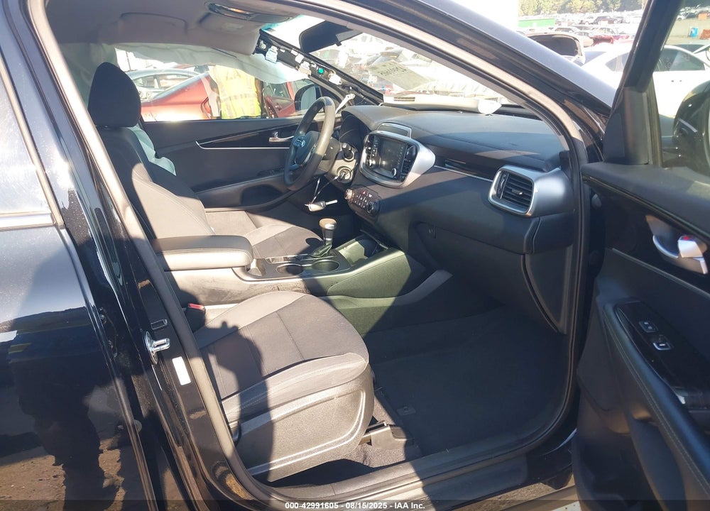 2019 KIA SORENTO VIN: 5XYPG4A3XKG595530