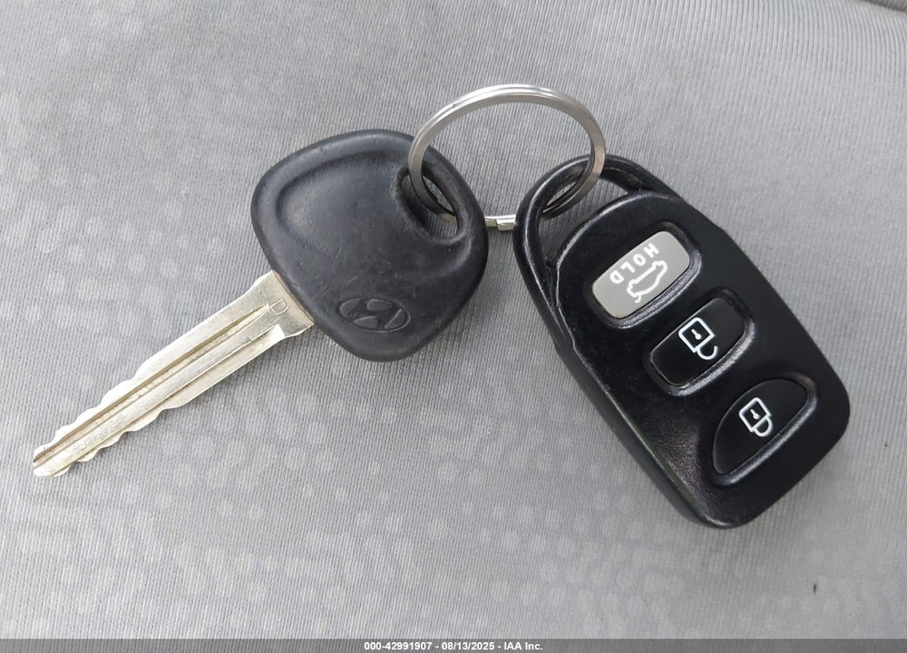 2010 HYUNDAI ELANTRA SE VIN: KMHDU4AD5AU049232