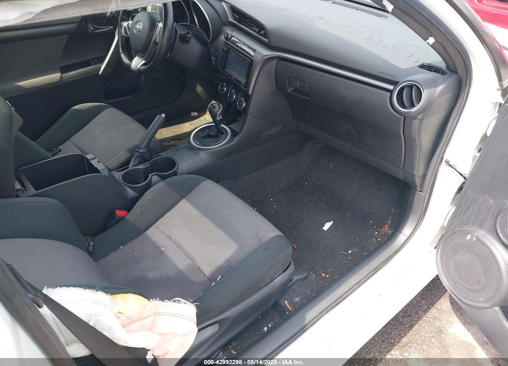 2016 SCION TC VIN: JTKJF5C71GJ022272
