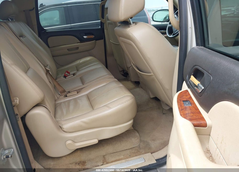 2007 CHEVROLET SUBURBAN 1500 LT VIN: 1GNFC16047R237148