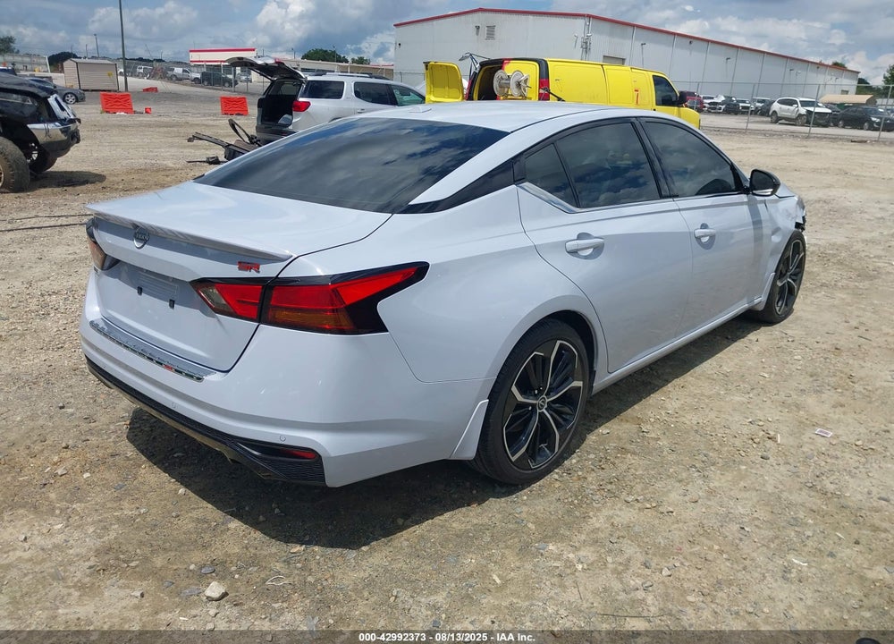 2023 NISSAN ALTIMA SR FWD VIN: 1N4BL4CV9PN402391