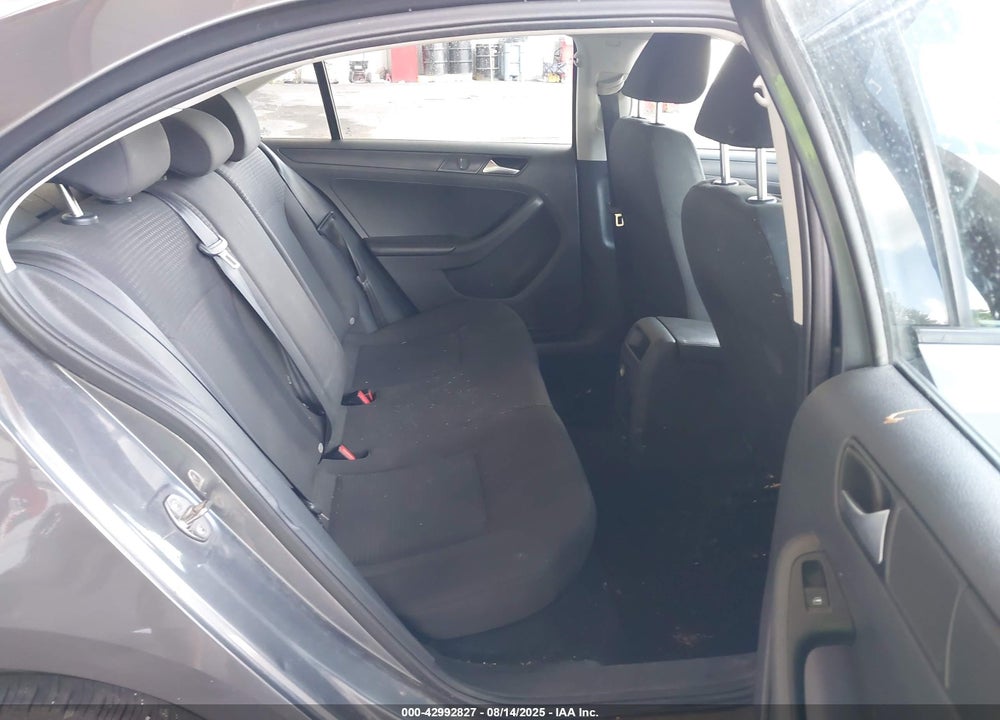 2015 VOLKSWAGEN JETTA VIN: 3VW1K7AJ3FM228818
