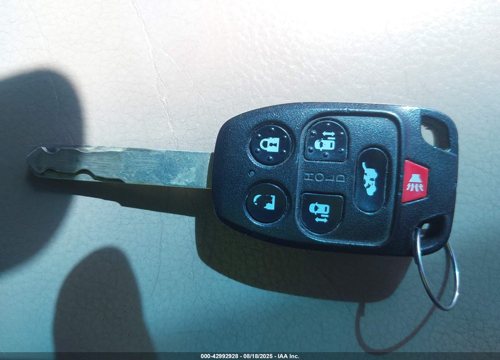 2011 HONDA ODYSSEY EX-L VIN: 5FNRL5H65BB058257