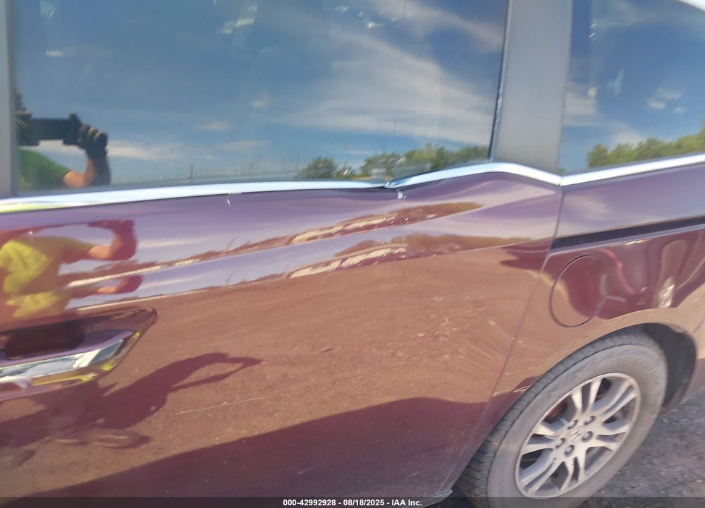 2011 HONDA ODYSSEY EX-L VIN: 5FNRL5H65BB058257