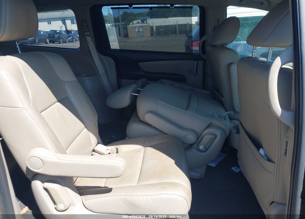 2011 HONDA ODYSSEY EX-L VIN: 5FNRL5H65BB058257