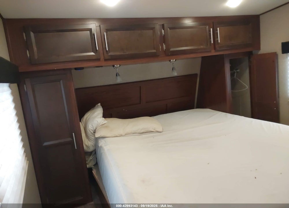 2017 FOREST RIVER TRAVEL TRAILER VIN: 4X4FVGG29HR501014