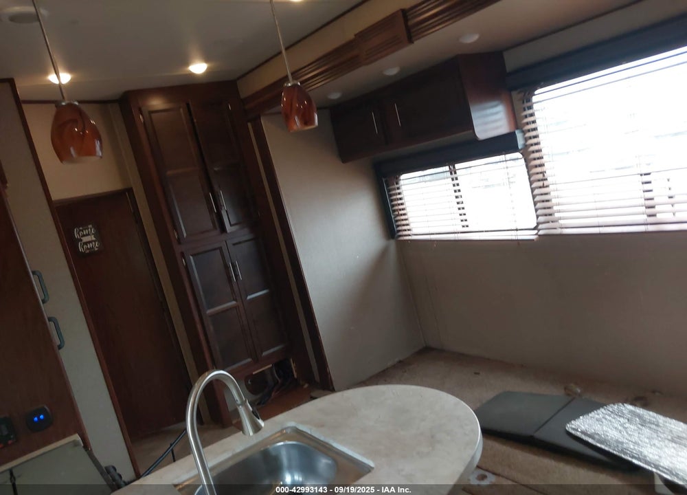 2017 FOREST RIVER TRAVEL TRAILER VIN: 4X4FVGG29HR501014