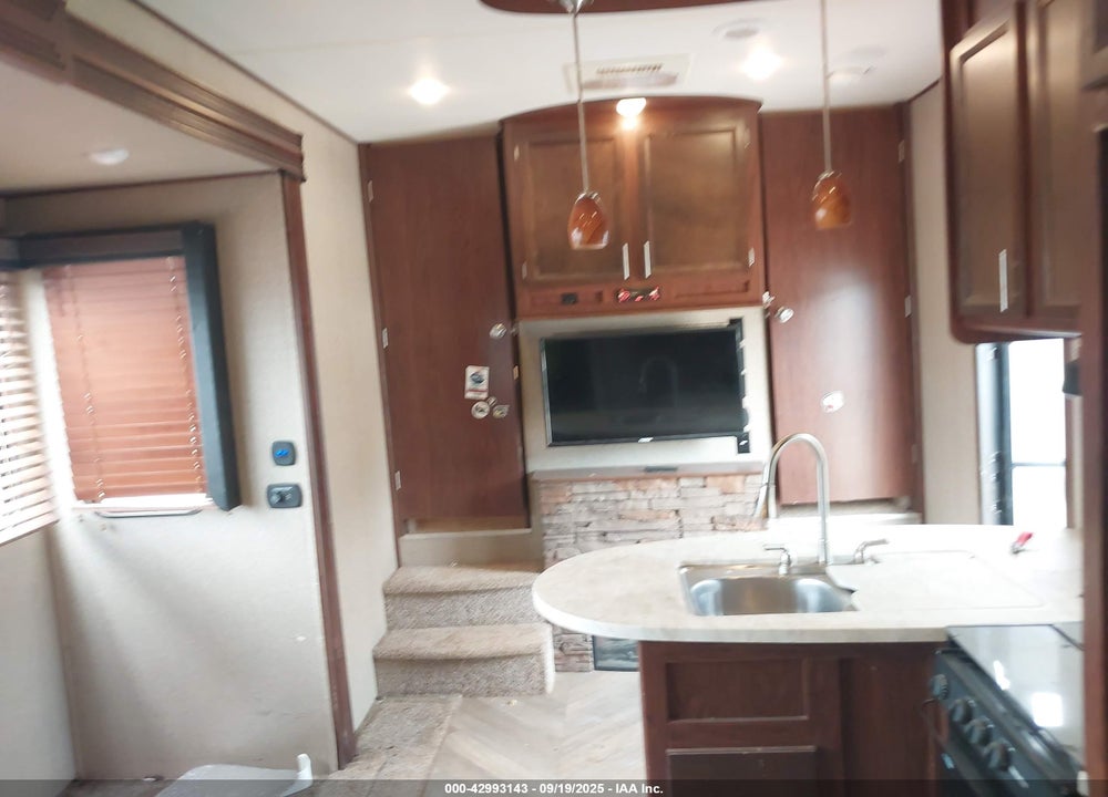 2017 FOREST RIVER TRAVEL TRAILER VIN: 4X4FVGG29HR501014