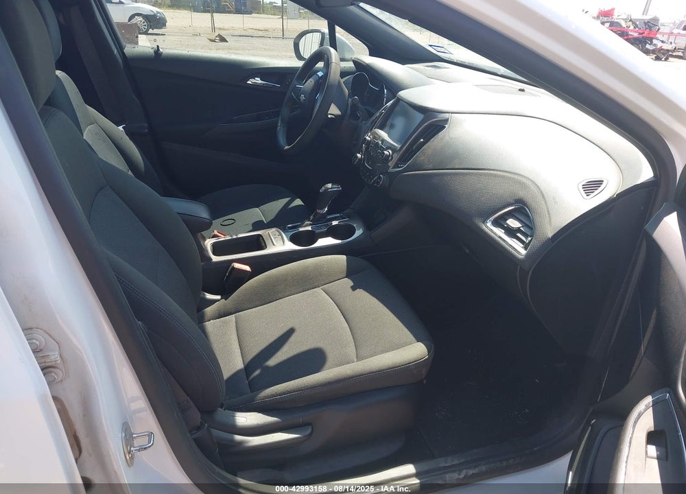 2017 CHEVROLET CRUZE VIN: 3G1BE6SM4HS585532