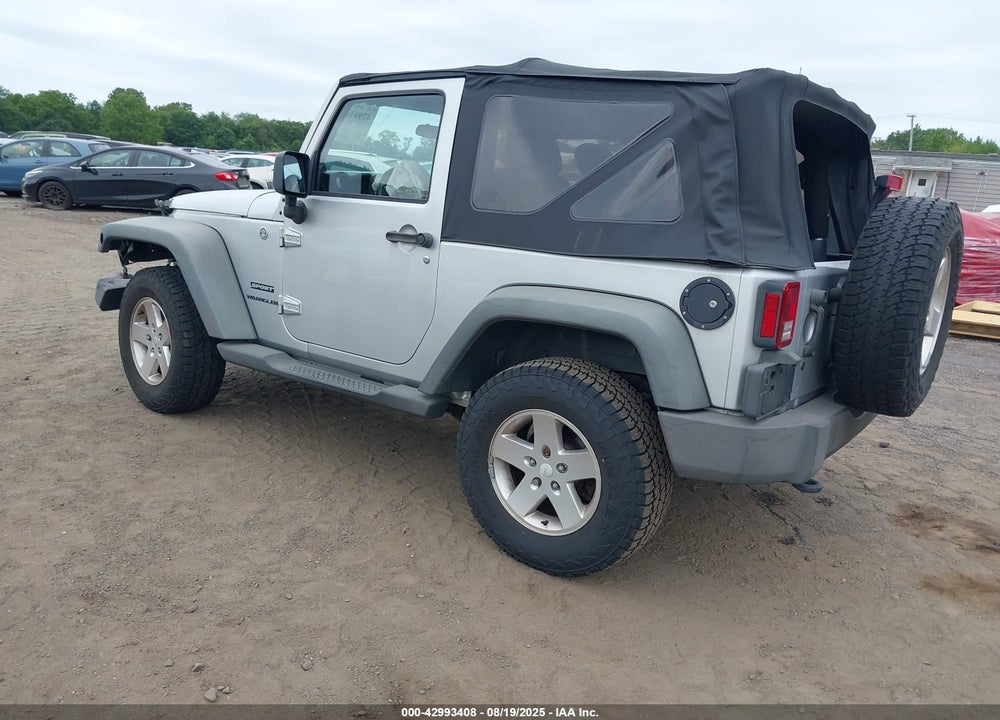 2011 JEEP WRANGLER / VIN: 1J4AA2D10BL528892