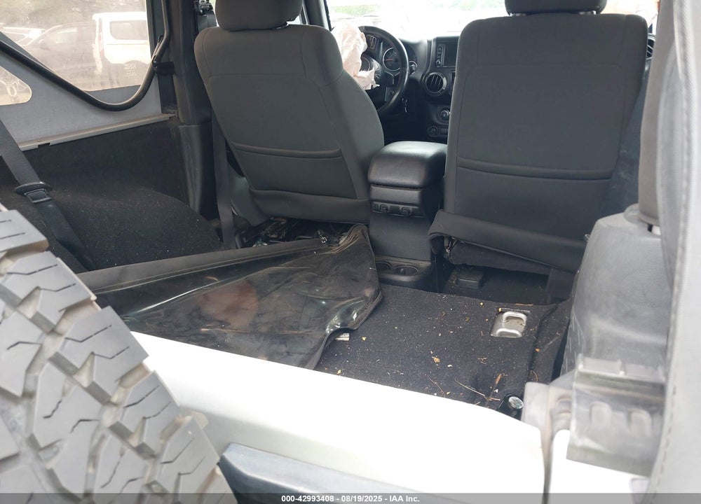 2011 JEEP WRANGLER / VIN: 1J4AA2D10BL528892