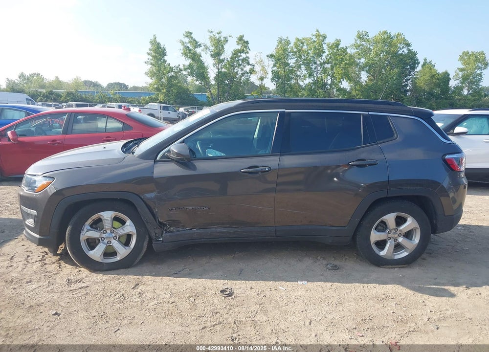 2019 JEEP COMPASS VIN: 3C4NJCBB4KT613540