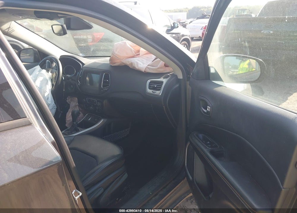2019 JEEP COMPASS VIN: 3C4NJCBB4KT613540