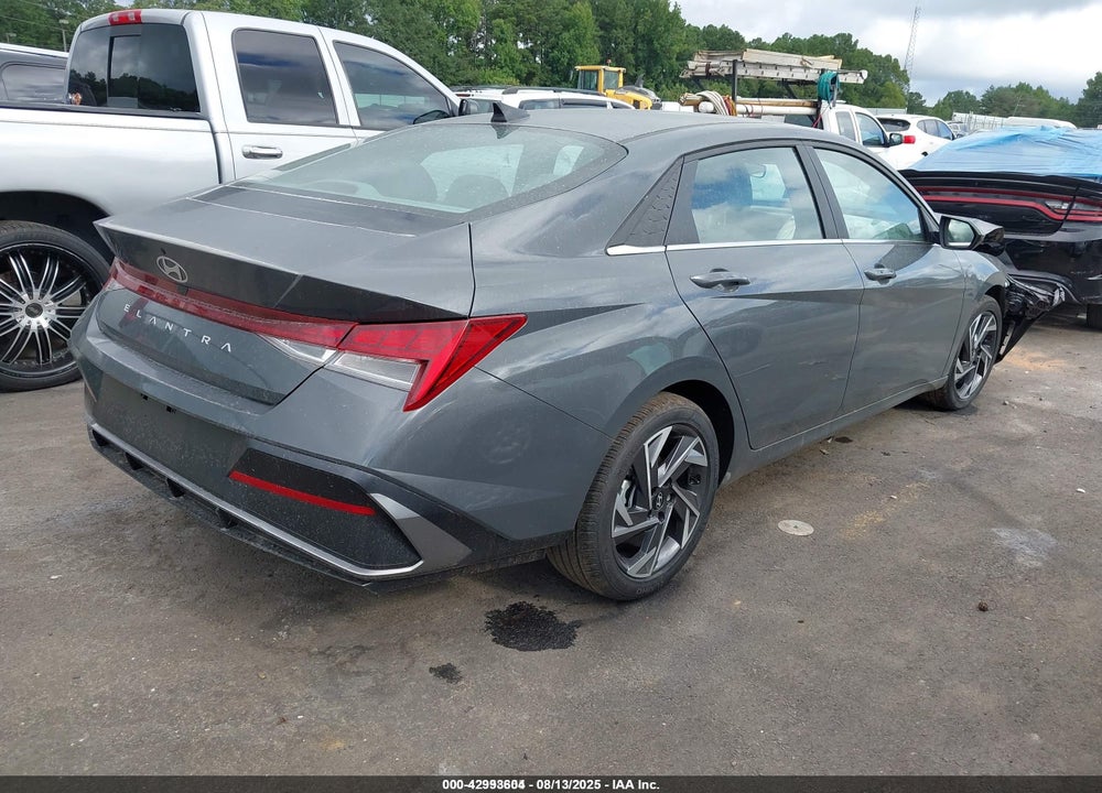 2024 HYUNDAI ELANTRA VIN: KMHLS4DG5RU672496