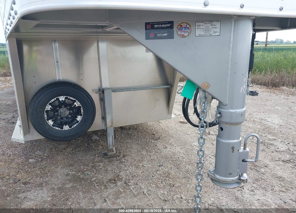 2024 FEATHERLITE HORSE TRAILER VIN: 4FGB12420RC163878