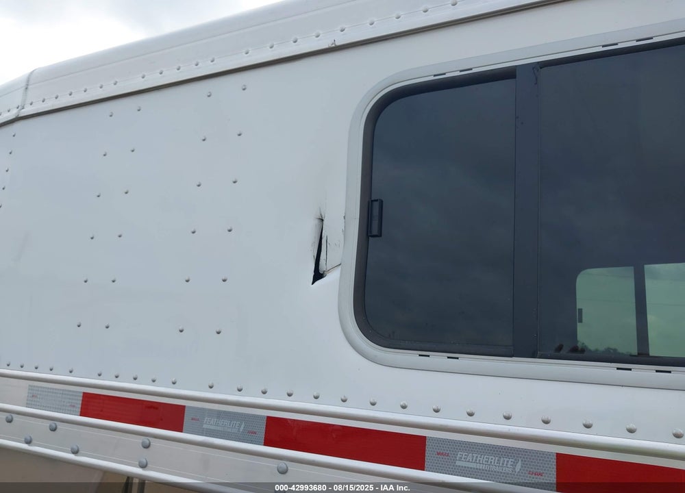 2024 FEATHERLITE HORSE TRAILER VIN: 4FGB12420RC163878