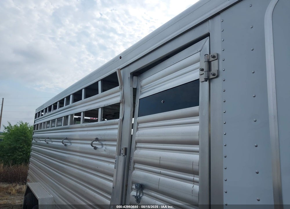 2024 FEATHERLITE HORSE TRAILER VIN: 4FGB12420RC163878