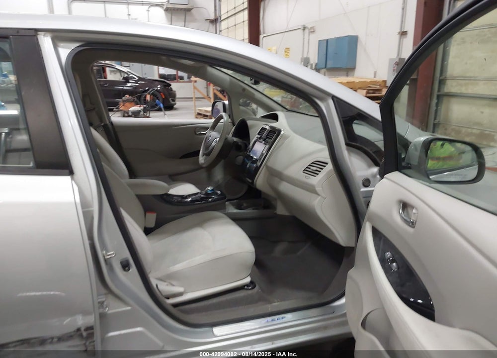 2012 NISSAN LEAF VIN: JN1AZ0CP9CT026010