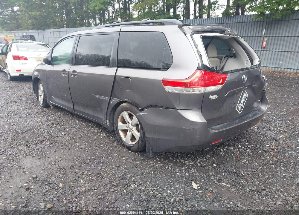 2011 TOYOTA SIENNA LE V6 VIN: 5TDKK3DC1BS045893